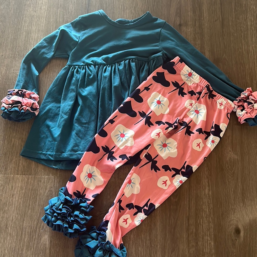 Tunic with match bell leggings
